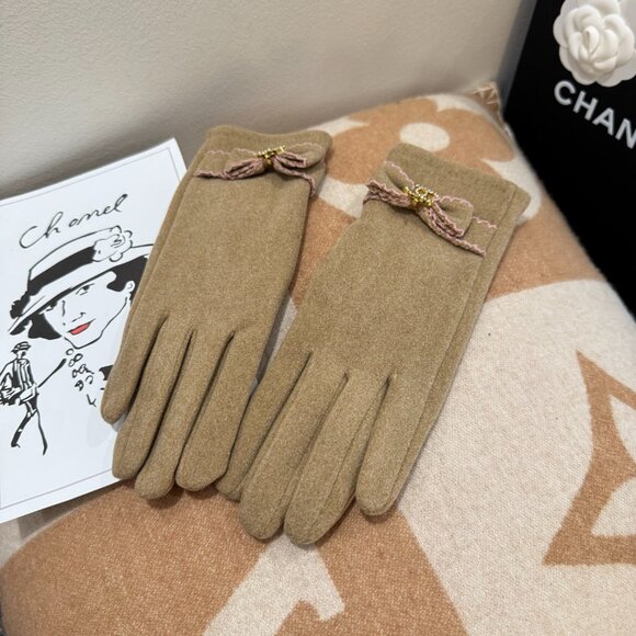 Chanel plush thermal gloves - Picture 6 of 8